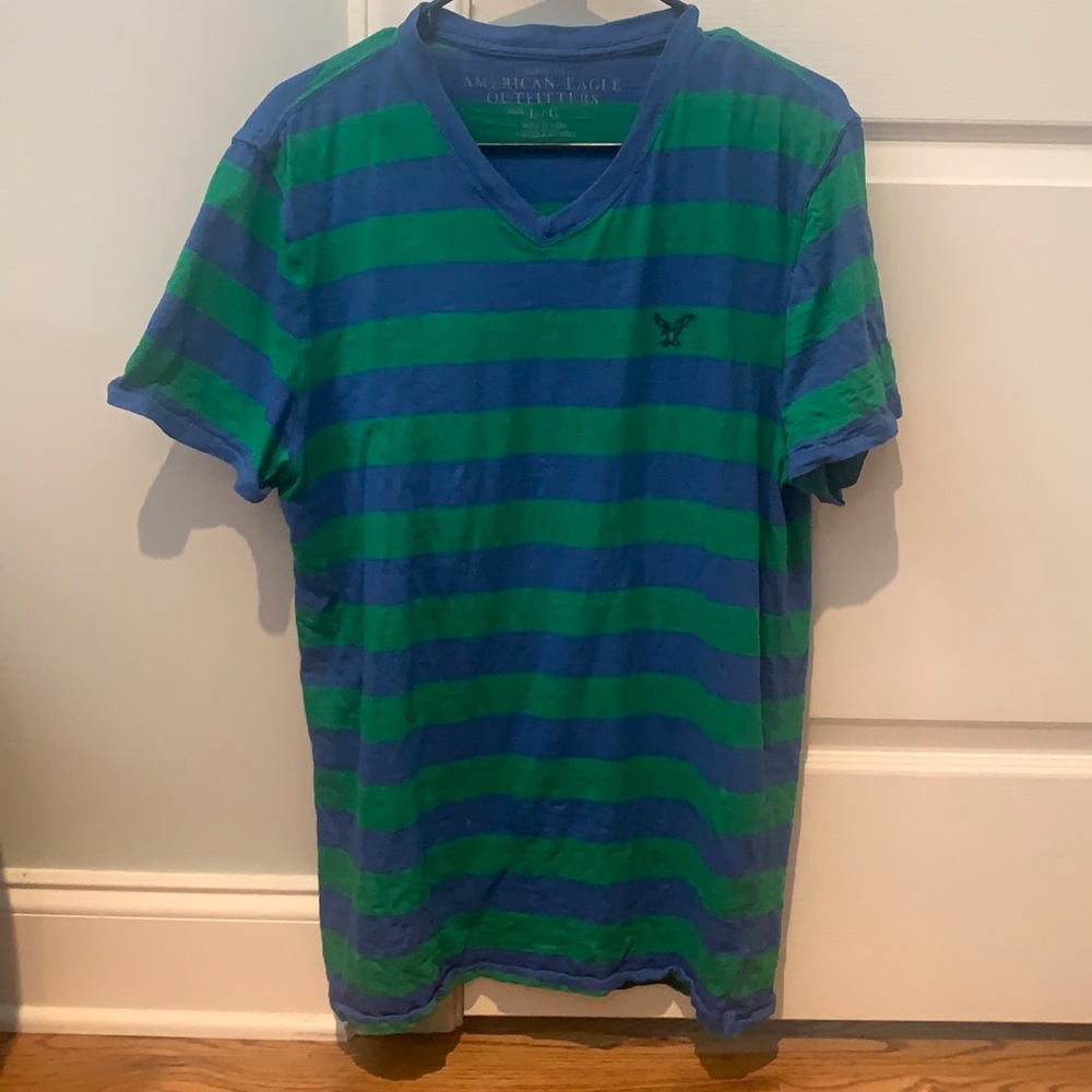 Men’s American Eagle v neck Large